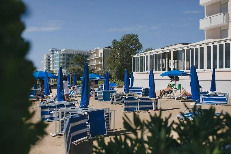 Hotel La Bussola Lido di Jesolo 3*,